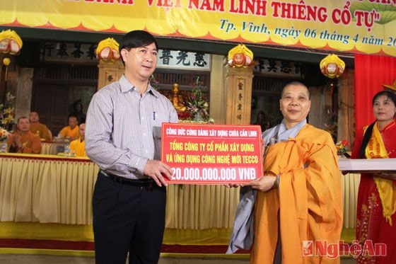 Các nhà hảo tâm ủng hộ xây dựng chùa
