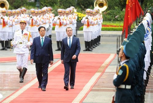 Thủ tướng Nguyễn Tấn Dũng tiếp Thủ tướng Nga Medvedev tại Hà Nội sáng nay. Ảnh: Quý Đoàn