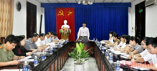 Toàn cảnh buổi họp.