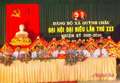 Đoàn chủ tịch chủ trì đại hội