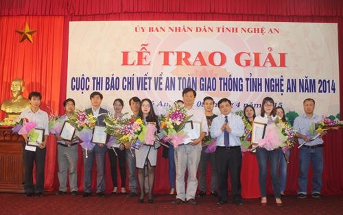 Các nhóm tác giả đạt giải