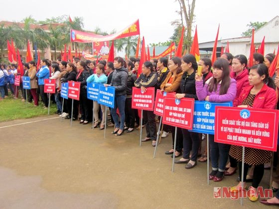 Dân số 25 xã, thị trấn và các em học sinh dự lễ phát động