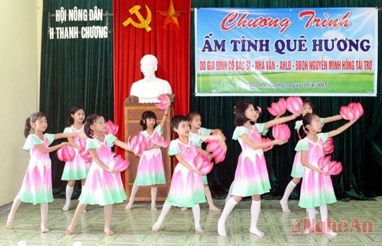 Chương trình văn nghệ chào mừng.