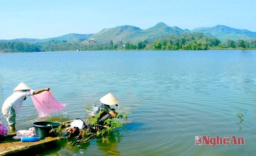 Đập Bàu Trang - nơi tương truyền Tác Bảy nhảy qua.
