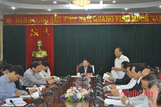 Quang cảnh buổi giao ban, làm việc của Thường trực Tỉnh ủy với các ban đảng và Mặt trận Tổ quốc, các đoàn thể 