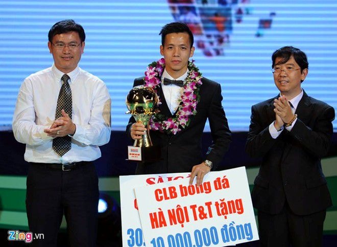 Danh hiệu Quả bóng bạc 2014 thuộc về Nguyễn Văn Quyết. Ảnh: zing.vn