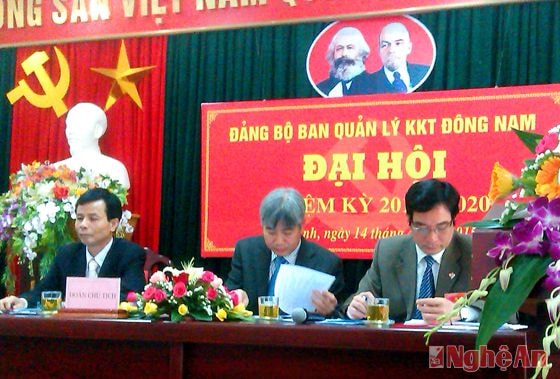Đoàn chủ tịch điều hành Đại hội
