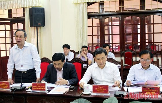 Đồng chí Trần Hồng Châu phát biểu tại buổi làm việc