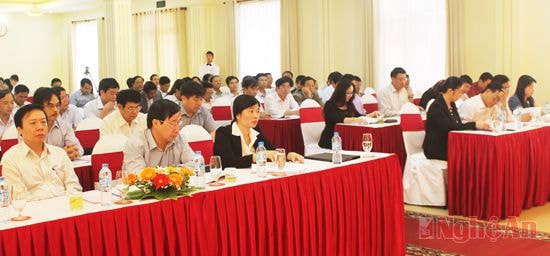 Các đại biểu tham dự hội nghị.