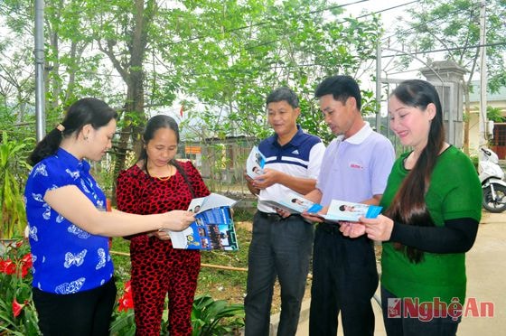 Tuyên truyền về công tác dân số cho người dân ở khối Hòa Nam ( thị trấn Hòa Binh - Tương Dương)