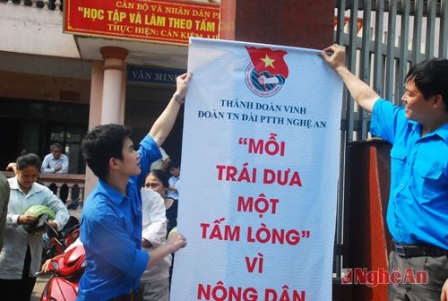 Các trụ sở phường đều treo câu khẩu hiệu