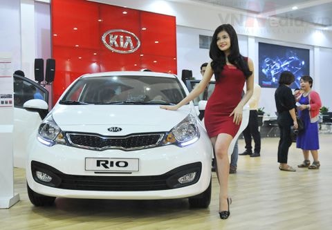  Kia Rio, một trong những mẫu xe nhập hút khách thời gian gần đây