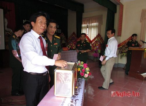 Bỏ phiếu bầu BCH Đảng bộ Quân sự huyện khóa mới