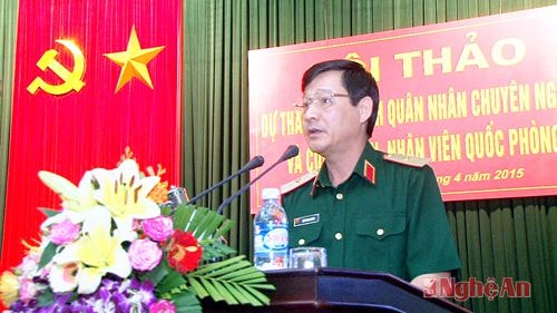 Thiếu tướng Đặng Trọng Quân, Phó tư lệnh, Tham mưu trưởng Quân khu đọc đề dẫn Hội thảo.