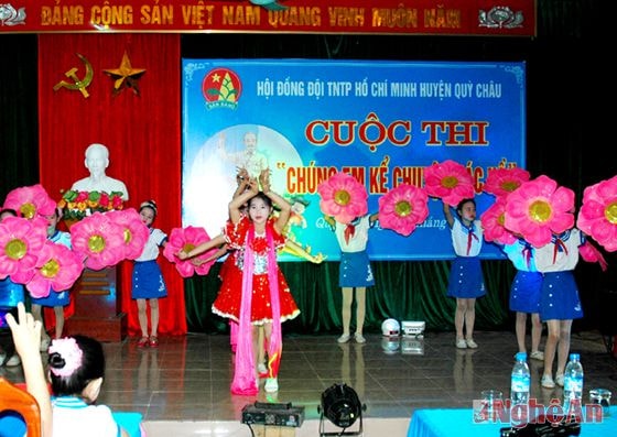 Văn nghệ chào mừng