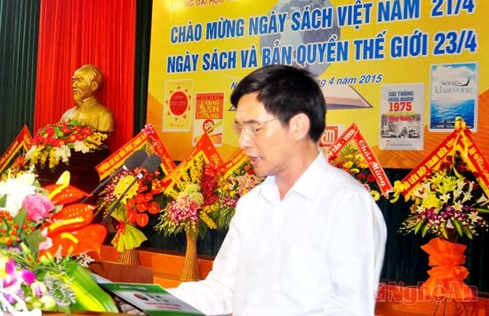 Giám đốc Thư viện Nguyễn Thúc Hào - Trường Đại học Vinh đọc diễn văn nêu ý nghĩa về Văn hóa đọc.