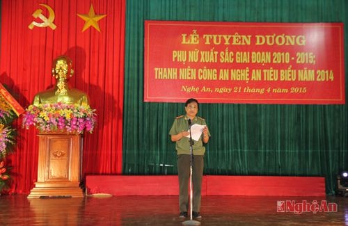  Đại tá Hồ Văn Tư, Phó Giám đốc Công an tỉnh phát biểu tại buổi lễ