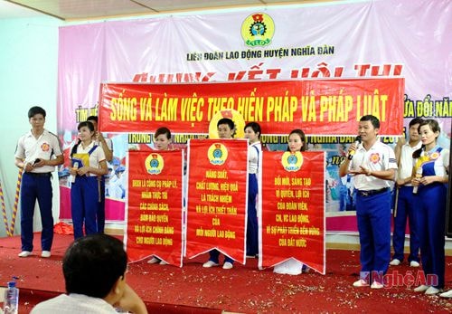  Màn chào hỏi của đơn vị công đoàn xã Nghĩa Phú