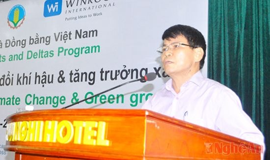 Ông Nguyễn Tiến Lâm – Phó giám đốc Sở NN & PTNT, Giám đốc BQL dự án rừng và đồng bằng Nghệ An phát biểu tại khóa tập huấn.