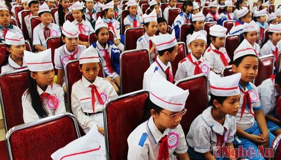 Đông đảo thiếu nhi tham dự hội thi
