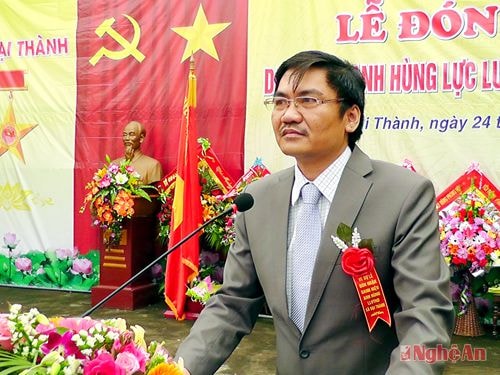 Đồng chí Hoàng nghĩa hiếu bi thu huyện ủy Yên thành phát biêu