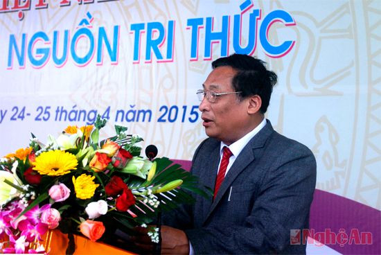 Đồng chí Hồ Quang Thành, Giám đốc Sở TT &TT đọc lời khai mạc.