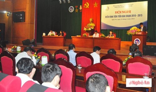 Hội nghị ngrhe kết qủa 5 năm thực hiện phong trào thi đua