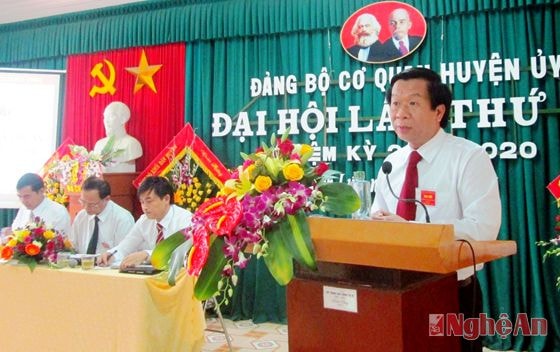 Đồng chí Lê Đức Cường, TUV, Bí thư Huyện ủy phát biểu chỉ đạo đại hội