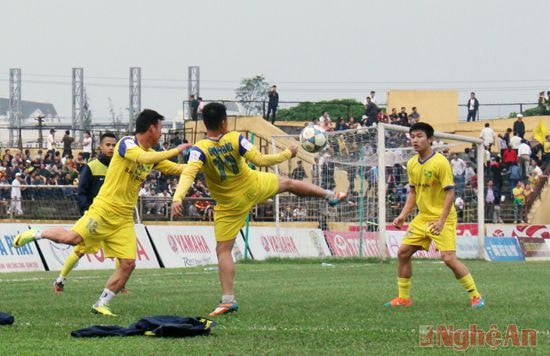 Cầu thủ Đình Bảo (11). Ảnh: Đức Dũng