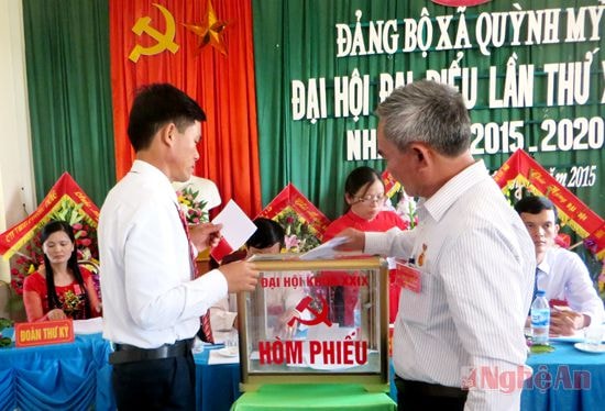 Bỏ phiếu bầu ban chấp hành nhiệm kỳ mới