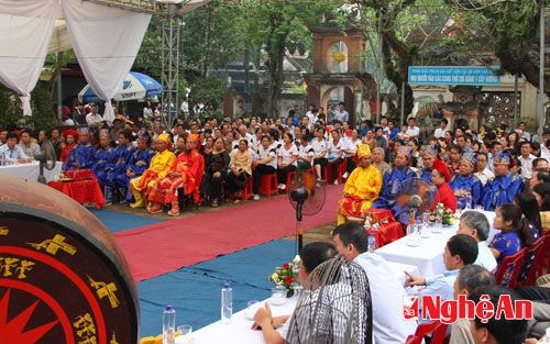 Giỗ tổ Hùng Vương là ngày lễ trọng của dân tộc, đã trở thành tình cảm thiêng liêng, sâu đậm trong tâm khảm của mỗi người Việt từ ngàn đời nay.