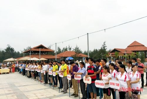 Các đơn vị tham gia thi đấu dự chào đón lễ khai trương du lịch Biển Quỳnh 2015