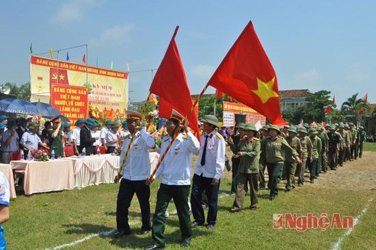 Nghi thức diễu binh, diễu hành chào mững của Lực lượng Cựu chiến binh xã