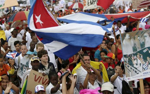 Cuộc diễu hành tại Quảng trường Cách mạng ở thủ đô La Havana, Cuba diễn ra trọng thể với sự tham gia một triệu người dân (ảnh: Reuters)