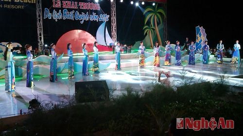 Toàn cảnh đêm chung kết cuộc thi người đẹp biển Quỳnh 2015