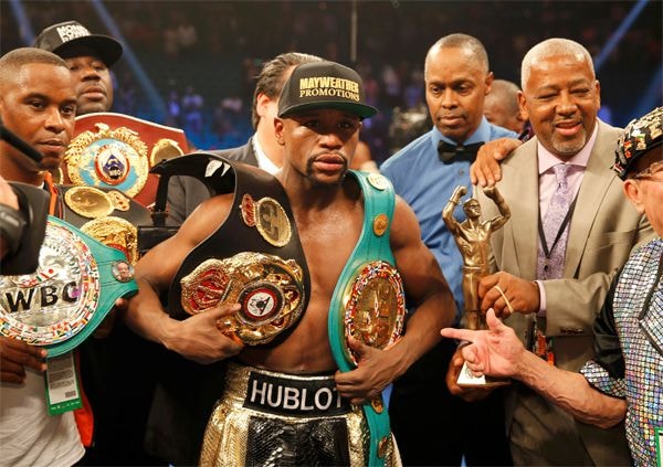 Thắng điểm trước Manny Pacquiao hôm nay đồng nghĩa với việc Floyd Mayweather nối dài mạch thắng từ đầu sự nghiệp quyền anh chuyên nghiệp lên 48 trận, tiếp tục giữ vững biệt danh 