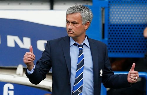 Mourinho có chức vô địch Ngoại hạng Anh đầu tiên kể từ khi bắt đầu nhiệm kỳ thứ hai ở Chelsea. Ảnh: Reuters.