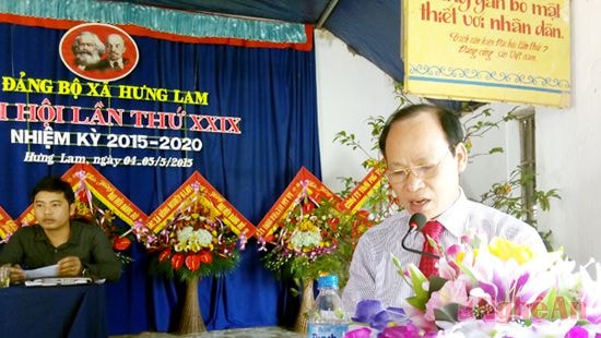 Đồng chí Hoàng Văn Phi - Bí thư Huyện ủy Hưng Nguyên dự và phát biểu tại đại hội