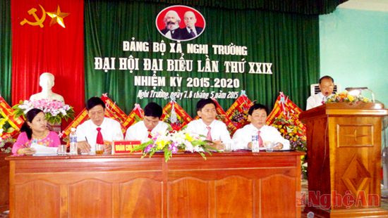 Đoàn chủ tịch điều hành đại hội