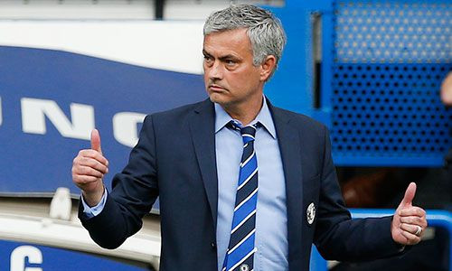 Mourinho mới có hai lần nhận giải HLV hay nhất tháng tại Ngoại hạng Anh, đều trong mùa giải 2004-2005, thời ông mới từ Porto sang dẫn dắt Chelsea trong nhiệm kỳ đầu. Ảnh: Reuters.