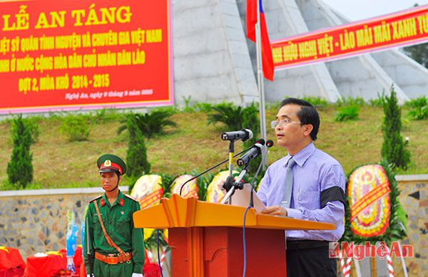 Đồng chí Lê Ngọc Hoa - Phó Chủ tịch UBND tỉnh đọc điếu văn