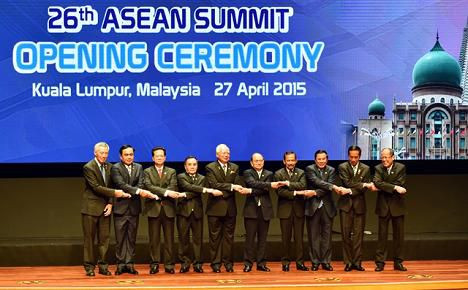 Các quan chức cấp cao ASEAN trước thềm Hội nghị thượng đỉnh ASEAN  lần thứ 26 (tháng 4/2015).