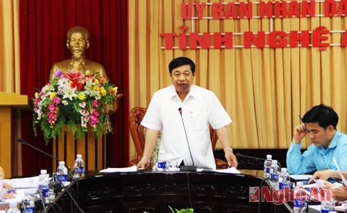 Đồng chí Nguyễn Xuân Đường - Phó Bí thư Tỉnh ủy, Chủ tịch UBND tỉnh, chủ trì buổi làm việc nhấn mạnh chương trình 