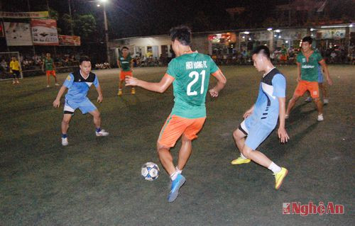 Trận đấu giữa 2 đội Thành cổ FC Free và FC An Thịnh