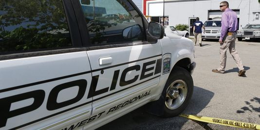 Xe cảnh sát tại một hiện trường gây án tại Pennsylvanie, hôm 11 tháng 5. Ảnh: AP