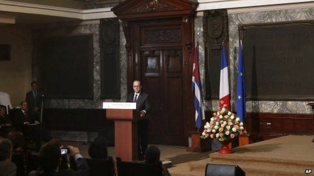 Ông Hollande cũng đã có một bài phát biểu tại đại học Havana (Ảnh: AP)