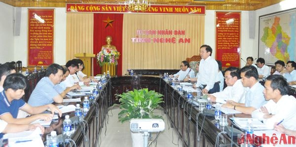 Toàn cảnh buổi làm việc.