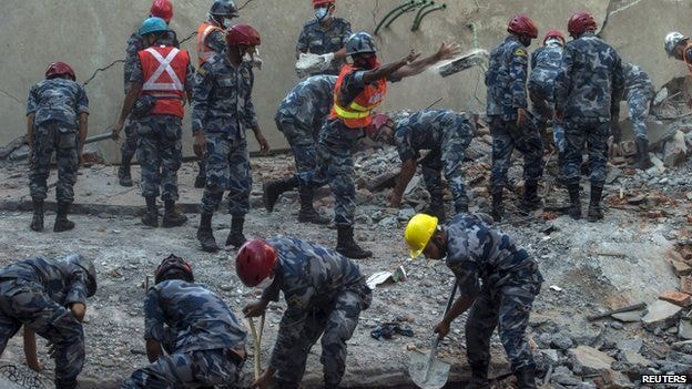  Thiệt hại của trận động đất tại thị trấn Sankhu, cách thủ đô của Nepal 10km về phía Đông (Ảnh: Reuters)