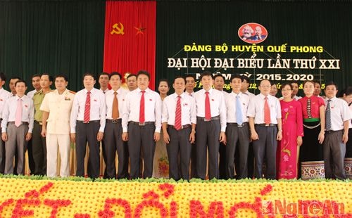 BCH Đảng bộ huyện Quế Phong khóa XXI, nhiệm kỳ 2015 -2020 ra mắt, nhận nhiệm vụ trước Đại hội