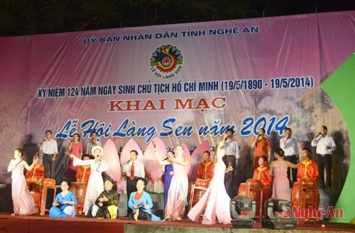 Lễ hội Làng Sen năm 2014. Ảnh: n.k